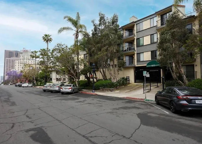 Chic Condo Steps From Petco Park